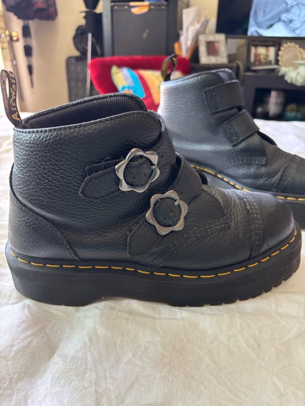 Dr Martens Devon Flower Buckle Leather Platform Boots Black US 11 EU 43